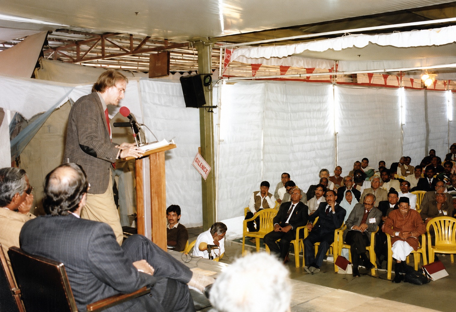 Acharya Shri Tulsi addressing the First International Conference, Ladnun 1988
